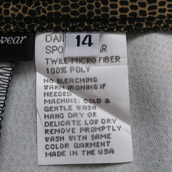 Vtg. Dana Lee Sportswear Pleated Micro Fiber High Waist Shorts - Picture 3 of 14